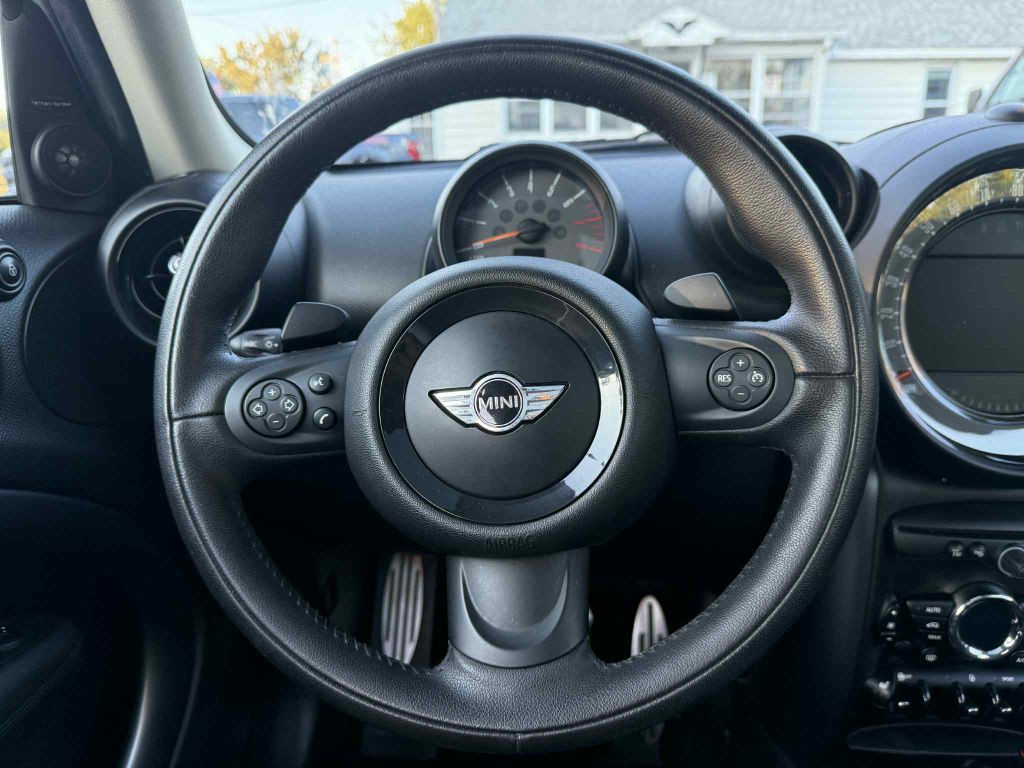 2016 MINI Cooper Image 12