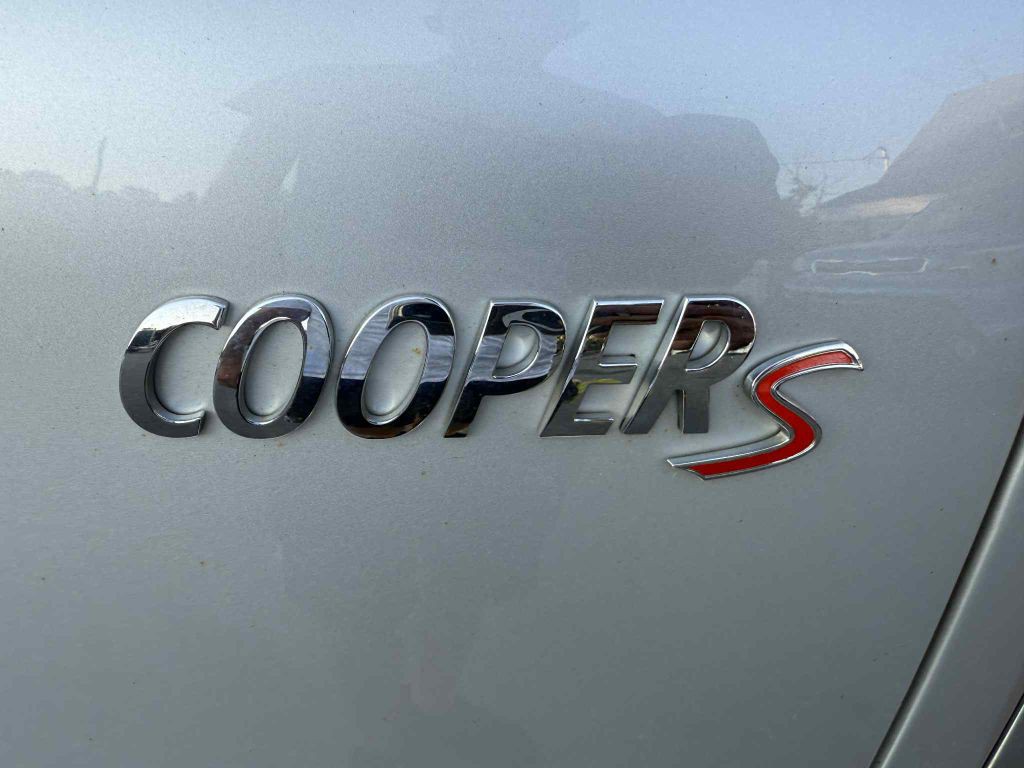 2016 MINI Cooper Image 19