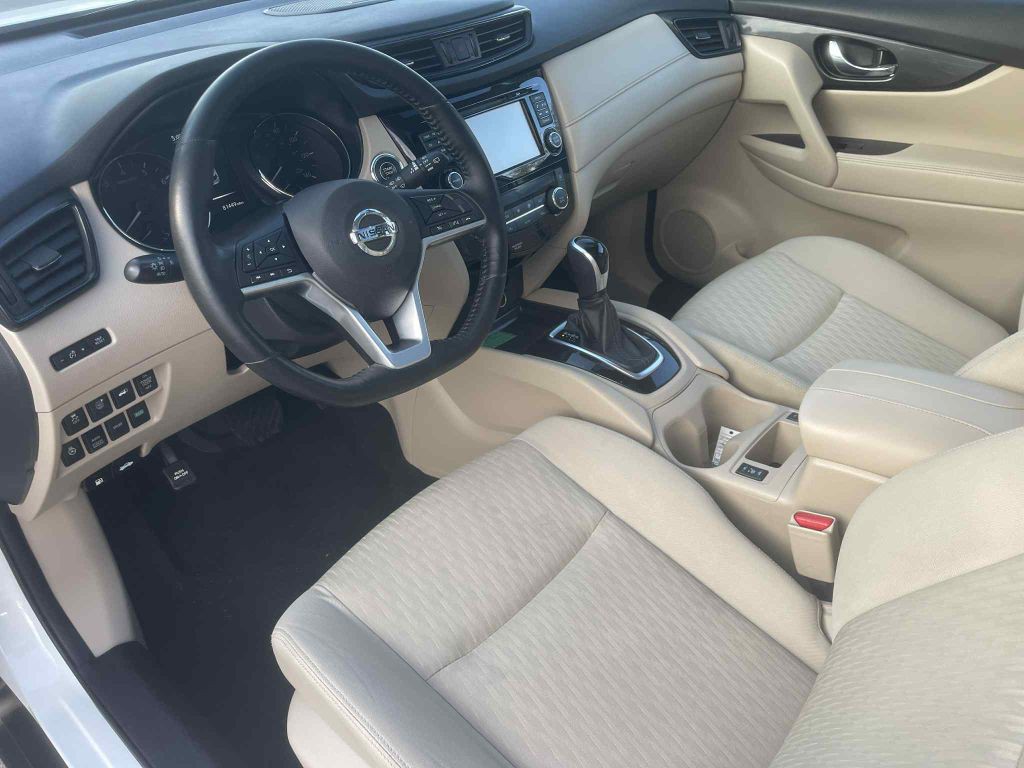 2017 Nissan Rogue Image 10