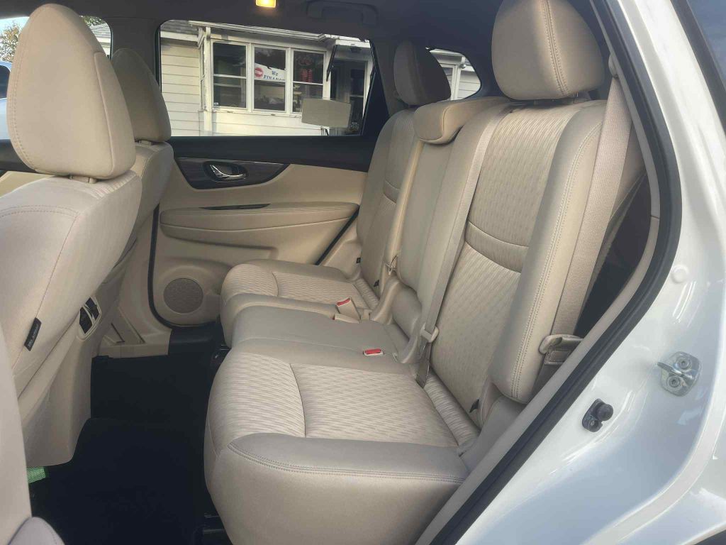 2017 Nissan Rogue Image 11