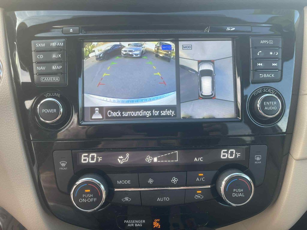 2017 Nissan Rogue Image 16