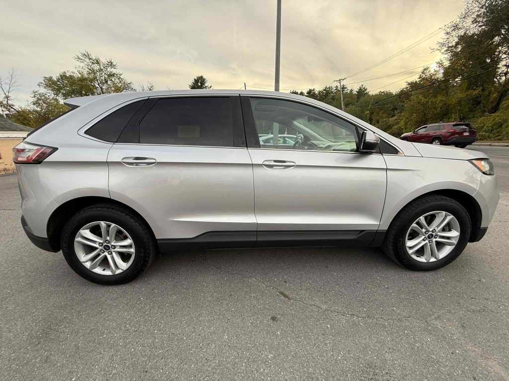 2019 Ford Edge Image 8