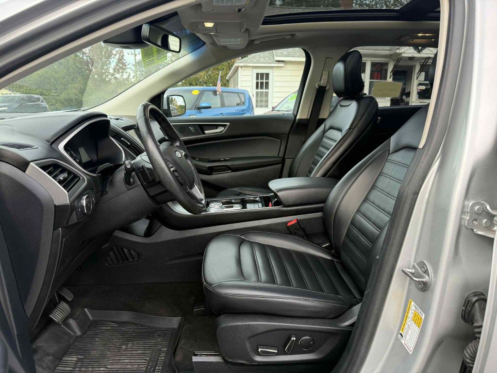 2019 Ford Edge Image 9