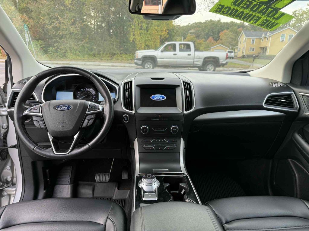 2019 Ford Edge Image 11