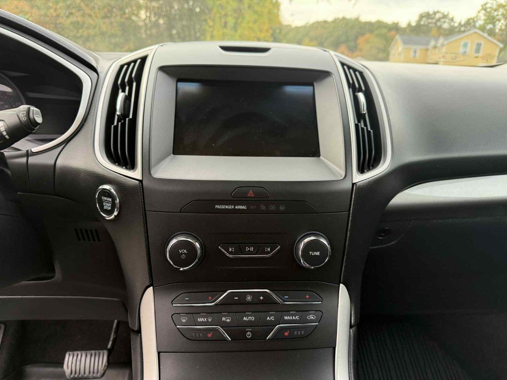 2019 Ford Edge Image 13