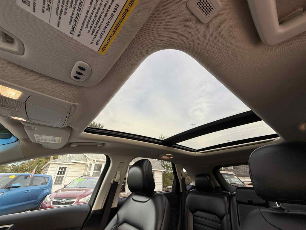2019 Ford Edge Image 17