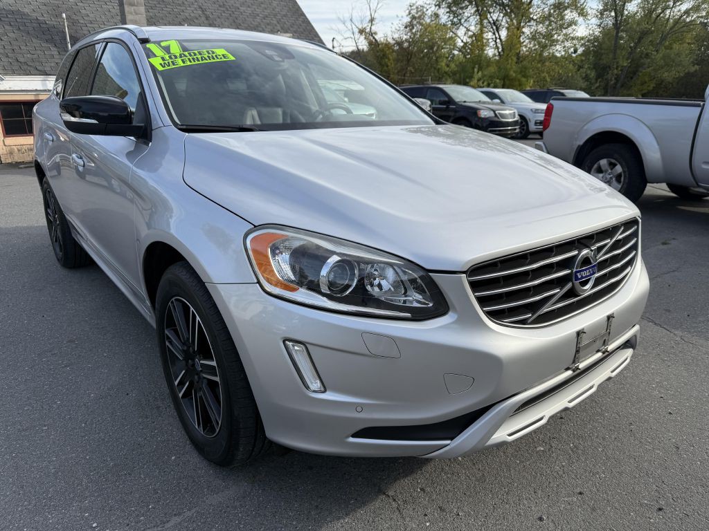 2017 Volvo XC60 Image 1