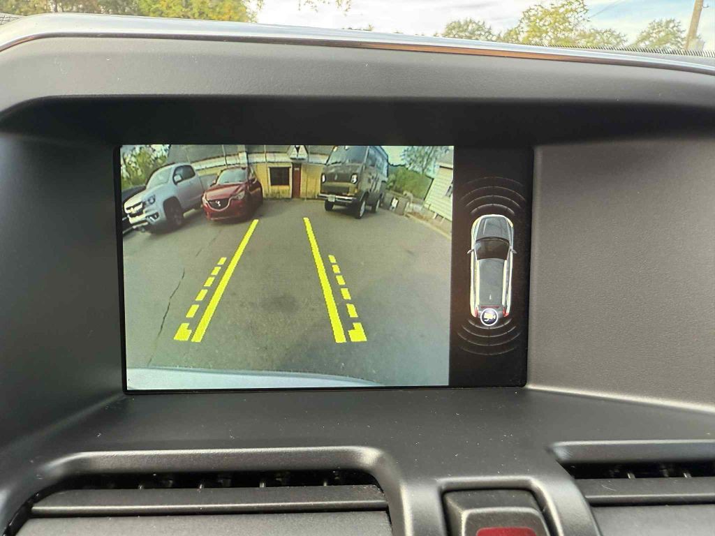 2017 Volvo XC60 Image 15