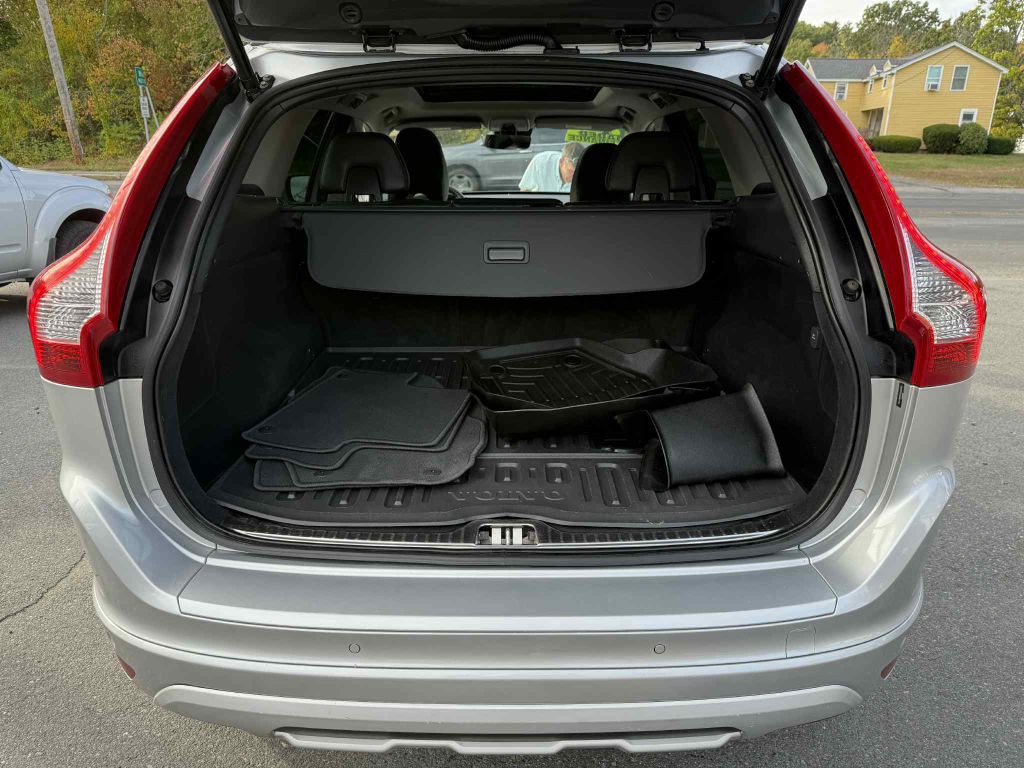 2017 Volvo XC60 Image 24