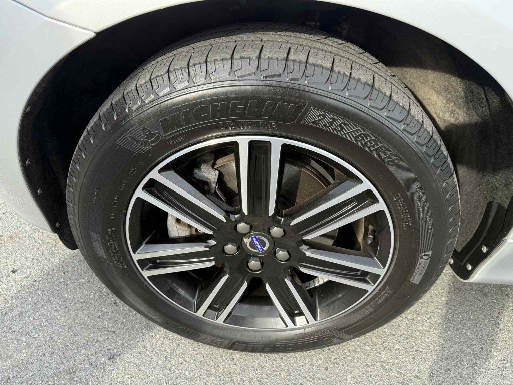 2017 Volvo XC60 Image 26