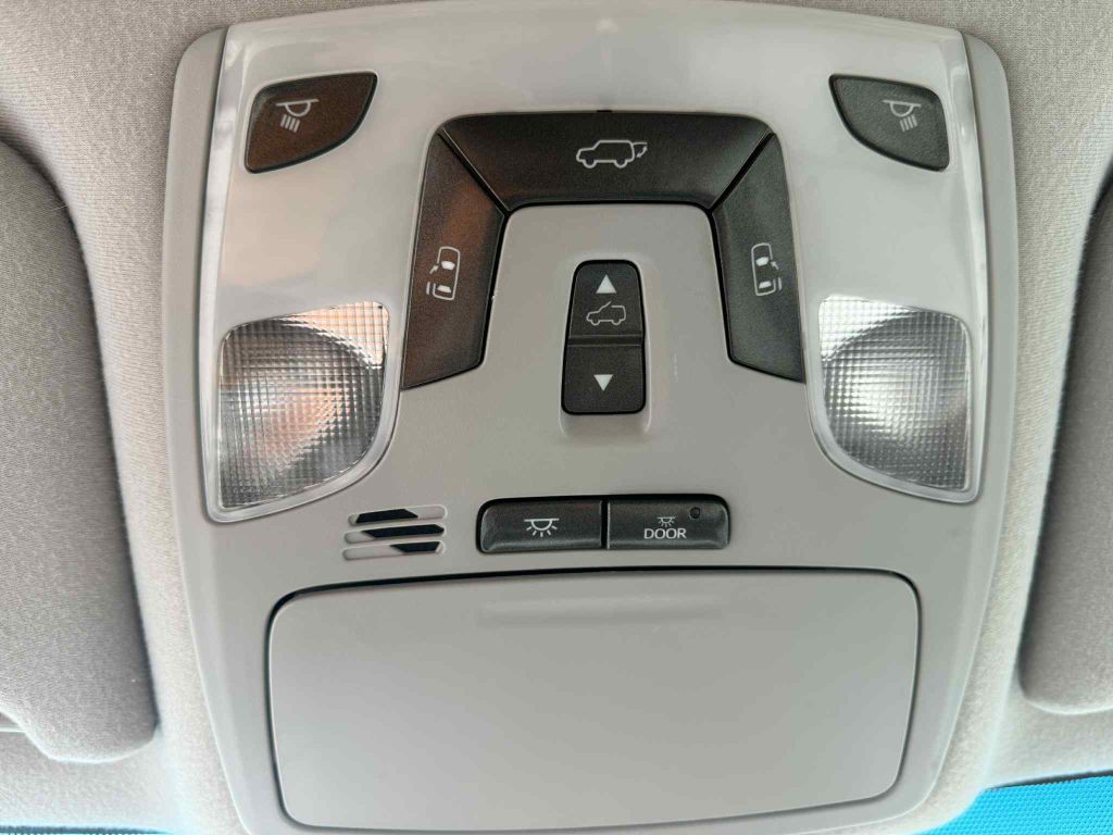 2014 Toyota Sienna Image 20