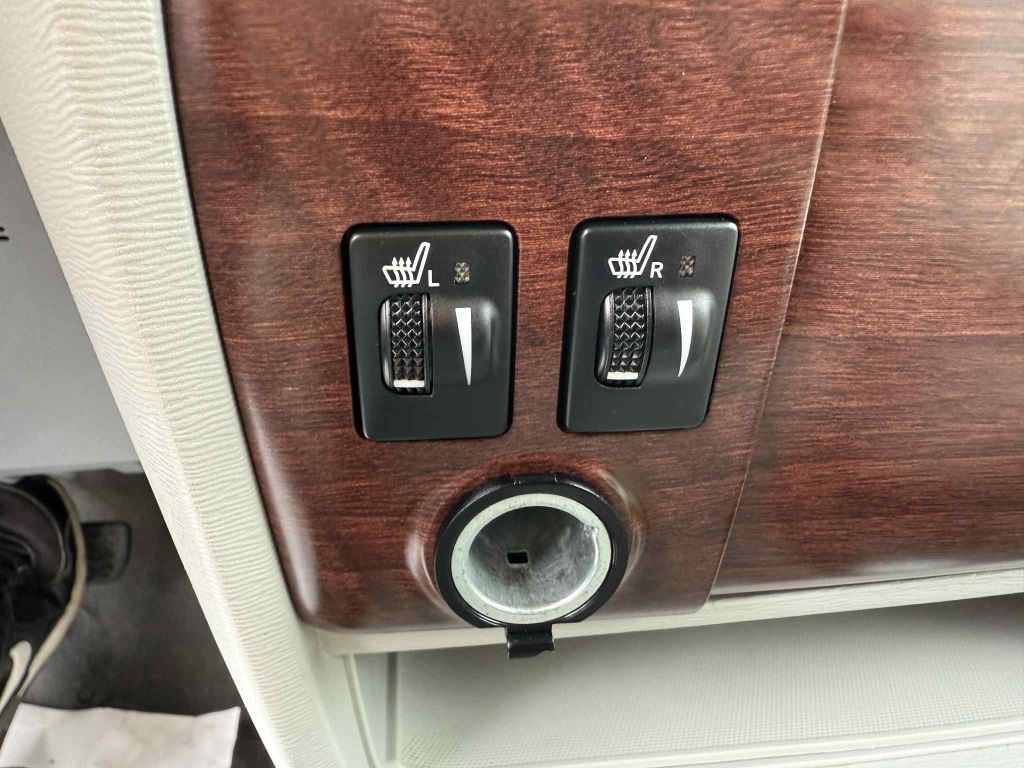 2014 Toyota Sienna Image 21