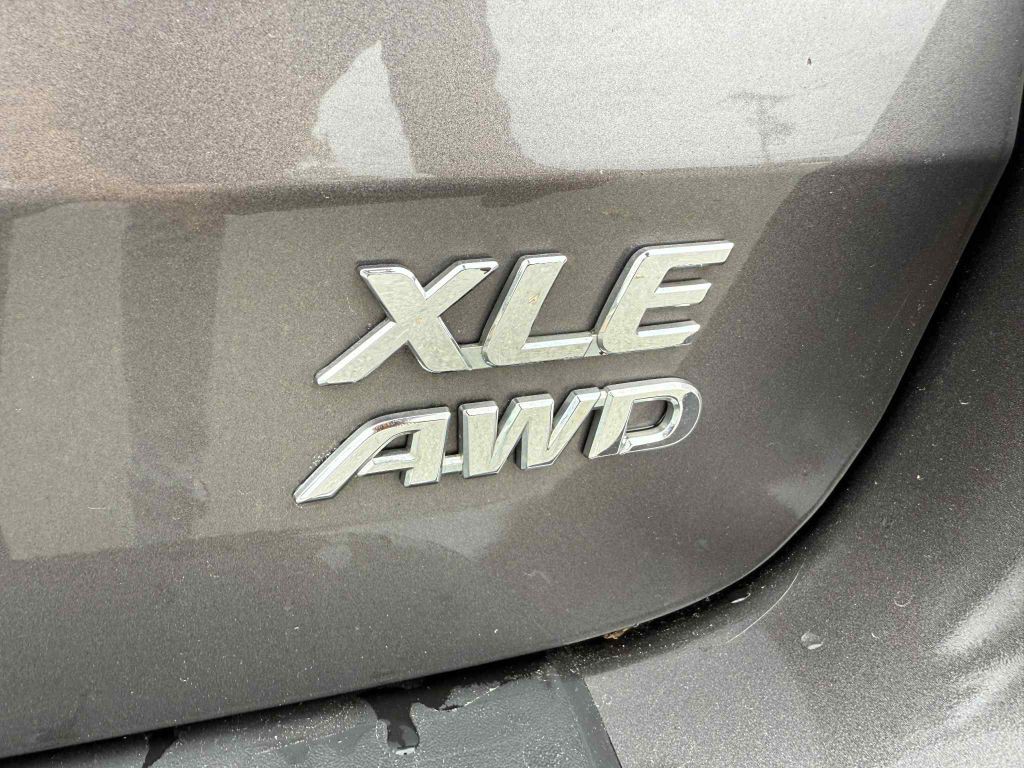 2014 Toyota Sienna Image 25