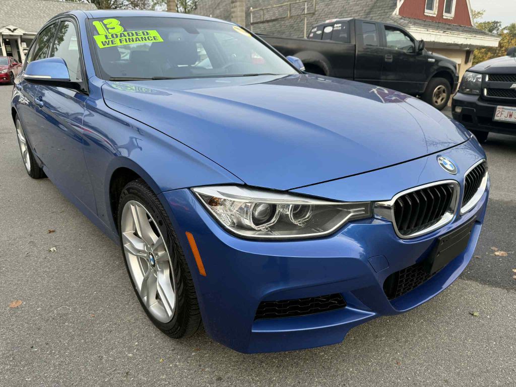2013 BMW 3 Series Image 1