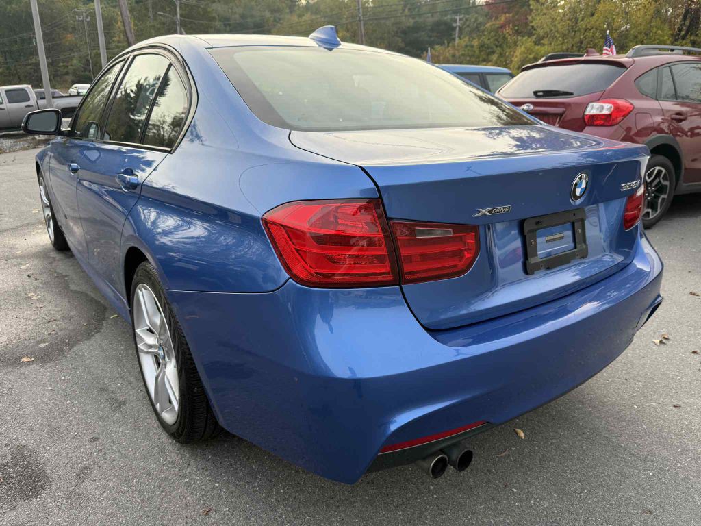 2013 BMW 3 Series Image 5