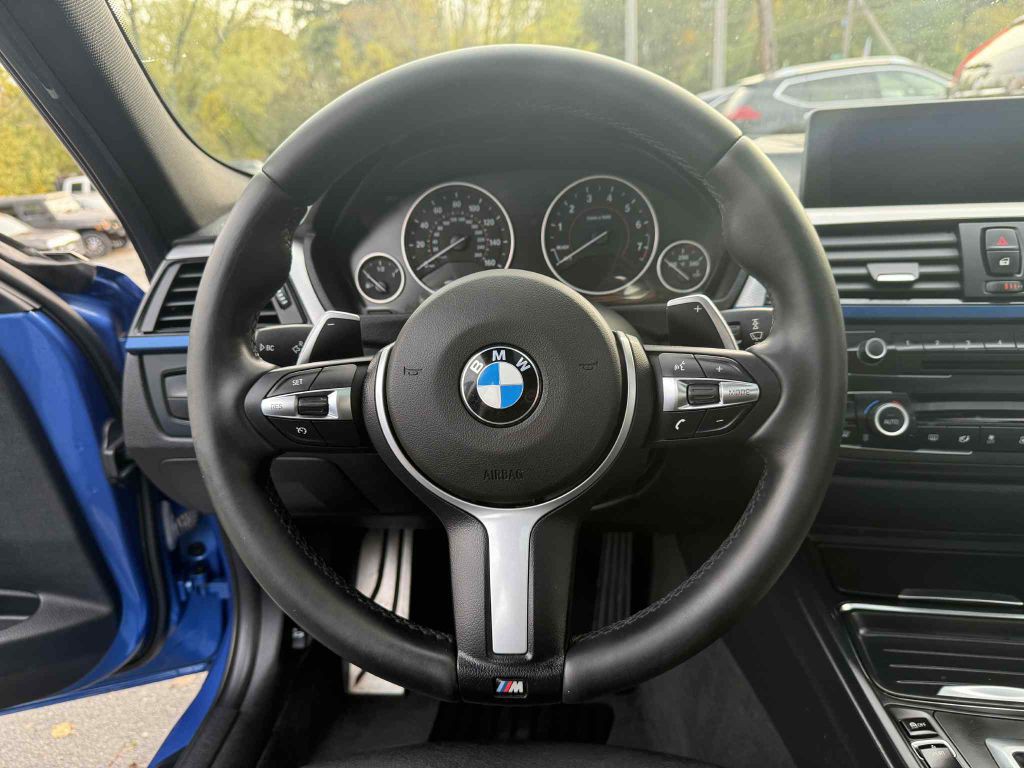 2013 BMW 3 Series Image 12