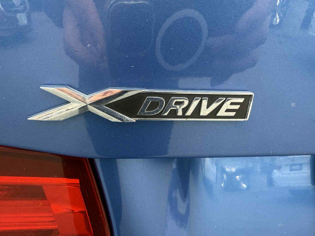2013 BMW 3 Series Image 21