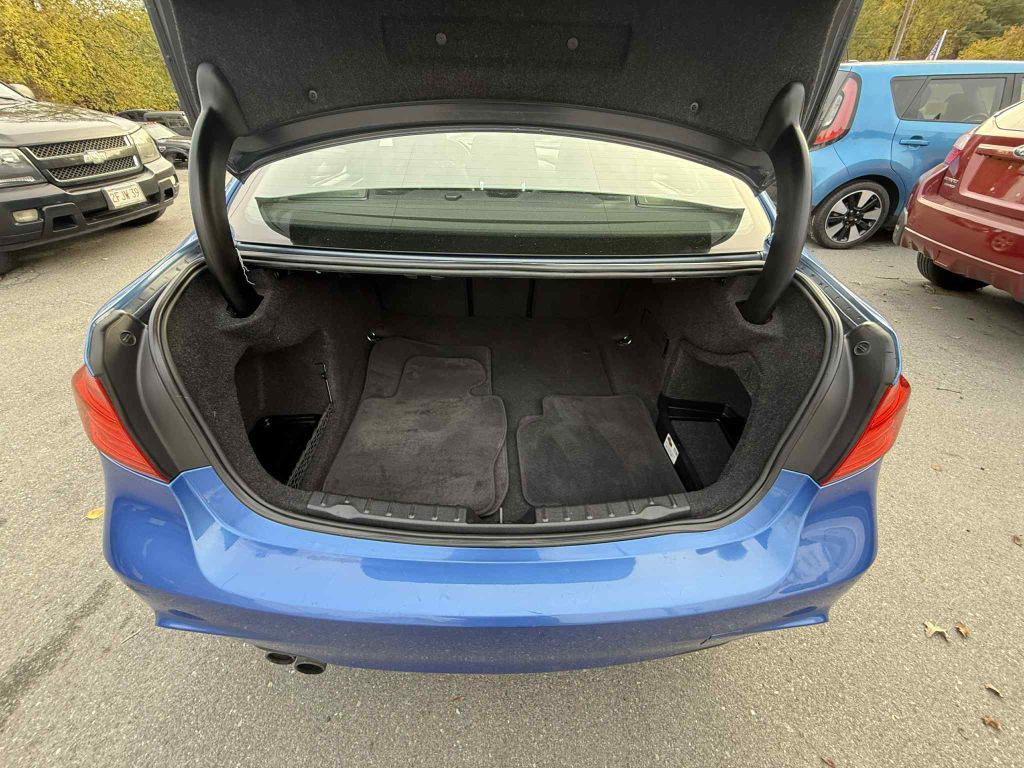 2013 BMW 3 Series Image 22