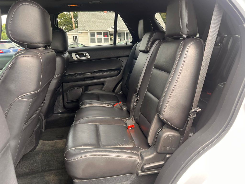 2013 Ford Explorer Image 11