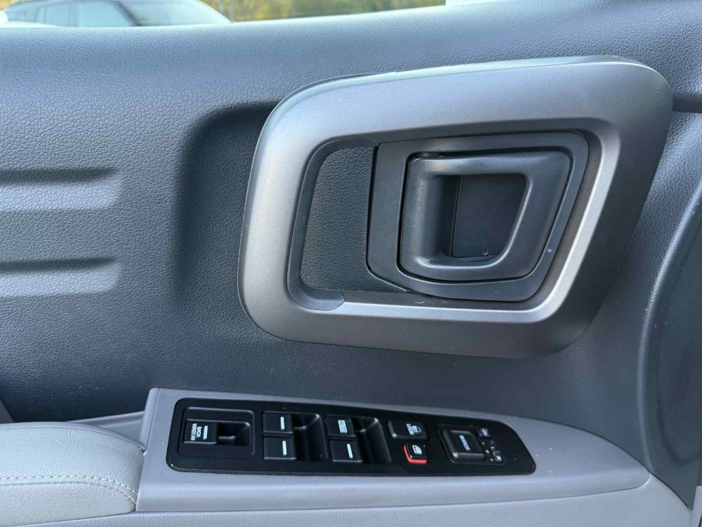 2012 Honda Ridgeline Image 21