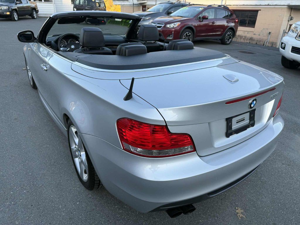 2011 BMW 1 Series Image 10