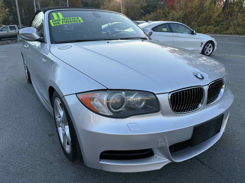 2011 BMW 1 Series Image 1