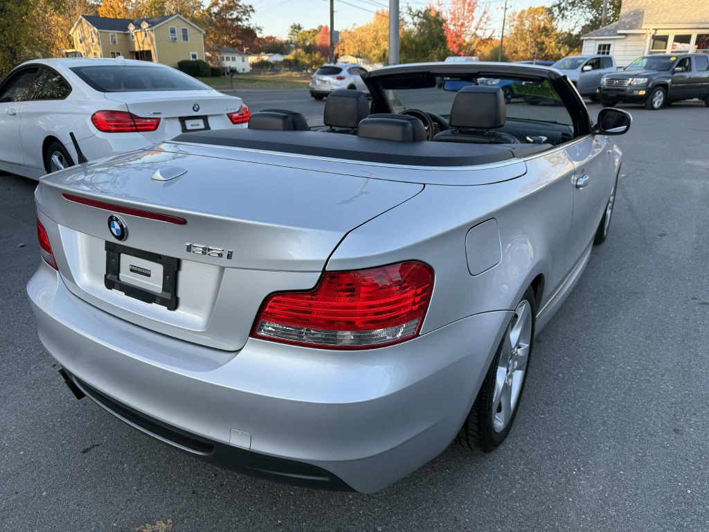 2011 BMW 1 Series Image 11