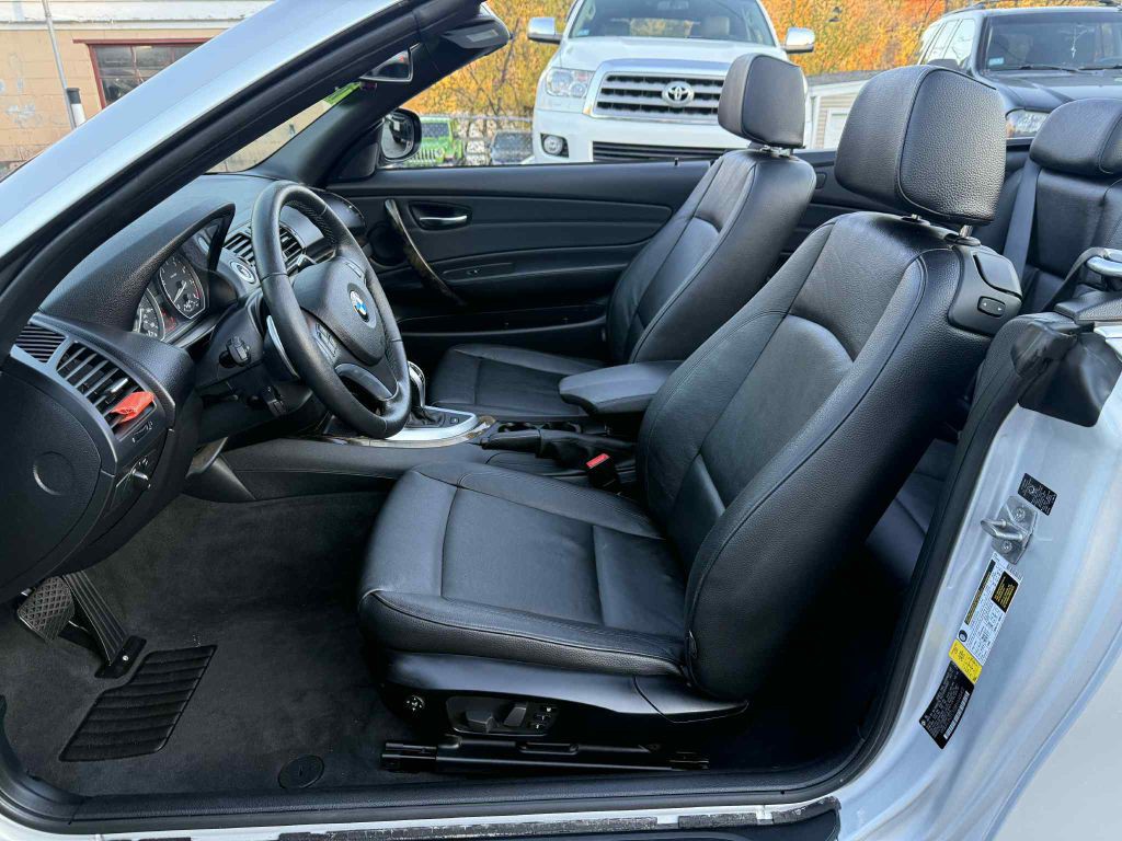 2011 BMW 1 Series Image 14