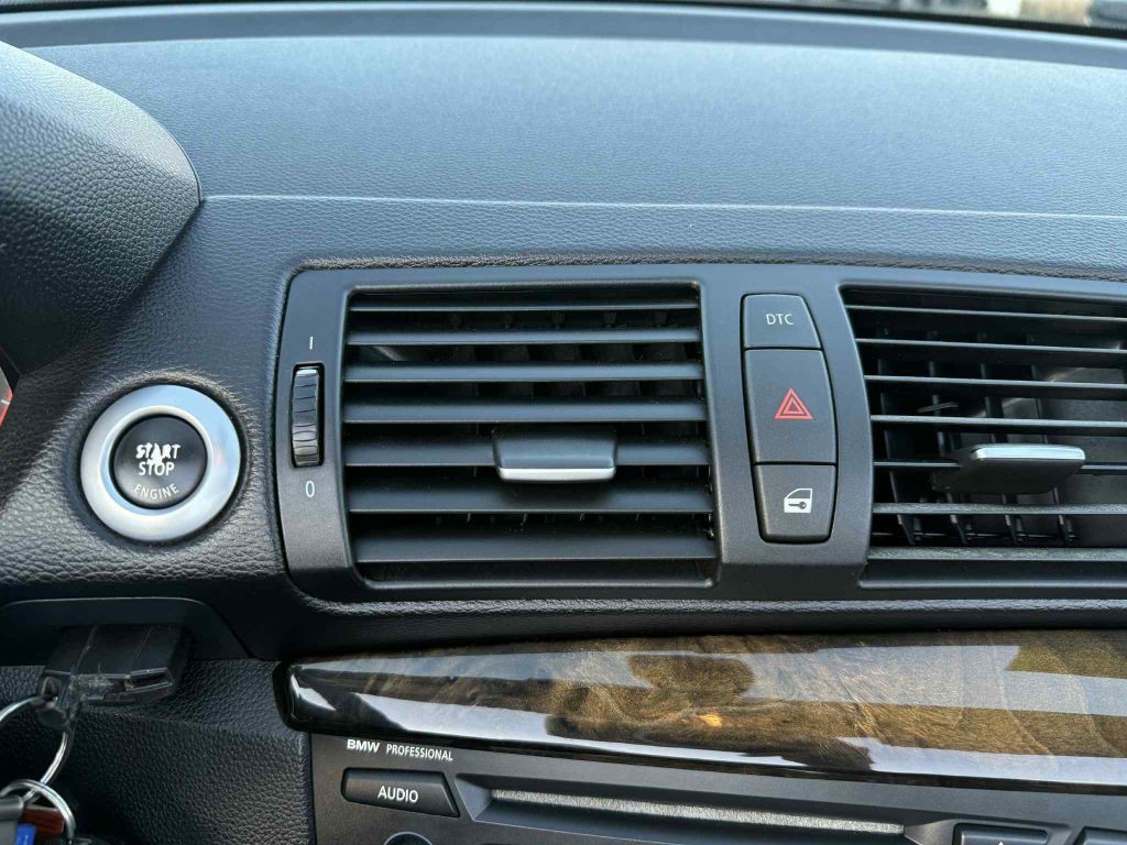 2011 BMW 1 Series Image 20