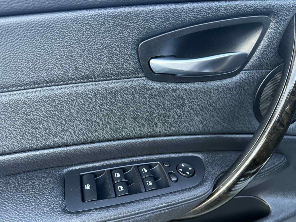 2011 BMW 1 Series Image 22