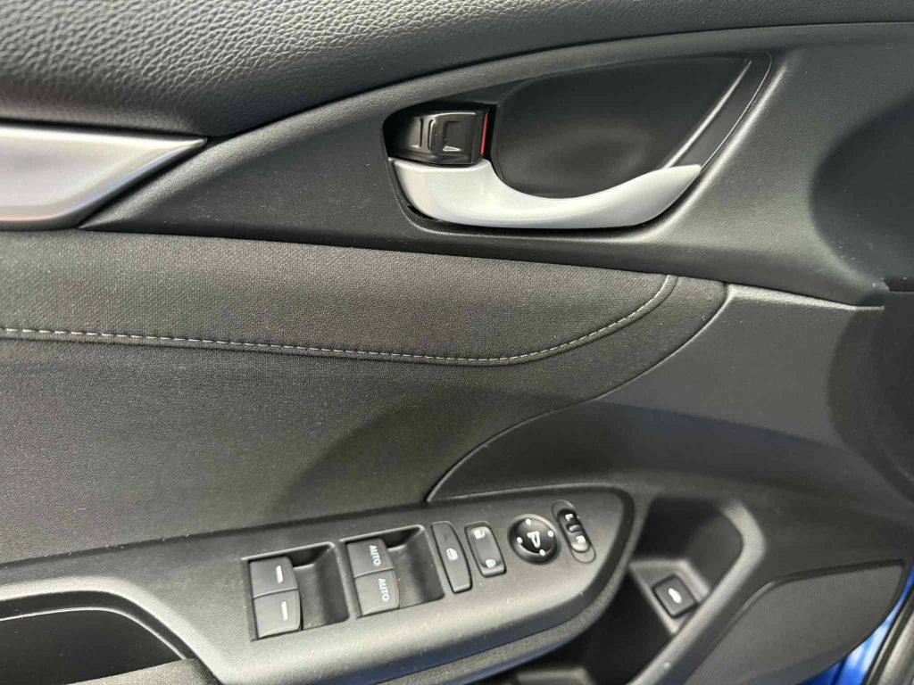 2019 Honda Civic Image 21