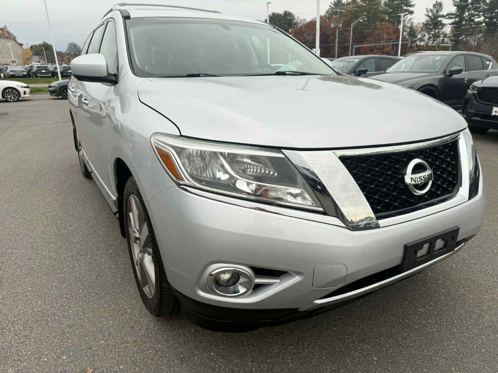 2014 Nissan Pathfinder Image 1