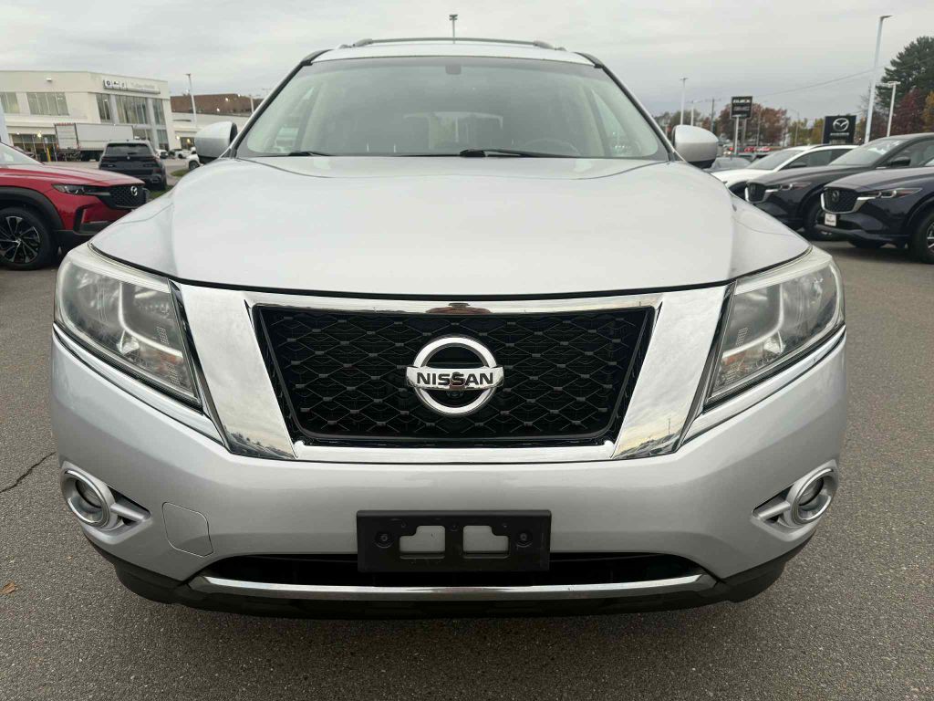 2014 Nissan Pathfinder Image 2