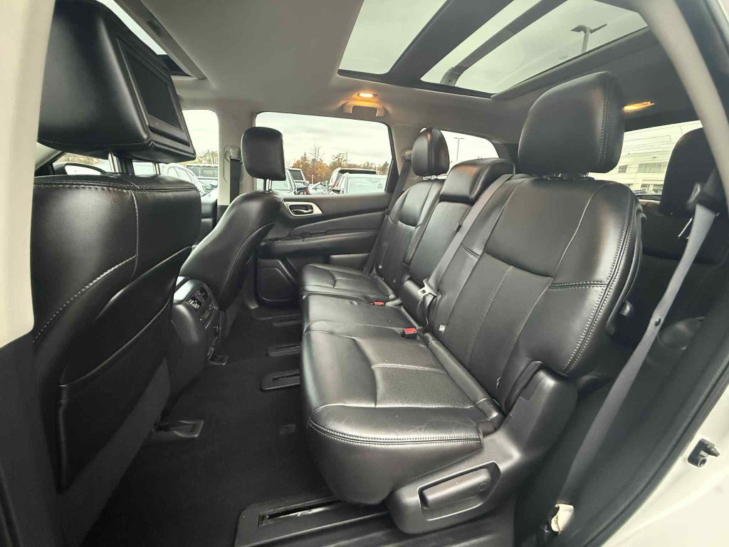 2014 Nissan Pathfinder Image 11