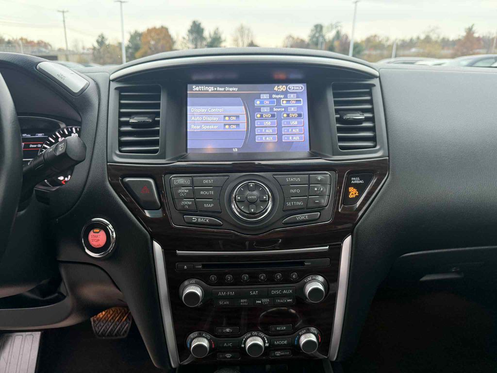 2014 Nissan Pathfinder Image 16