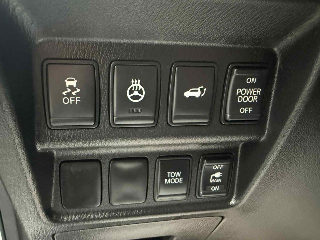 2014 Nissan Pathfinder Image 24