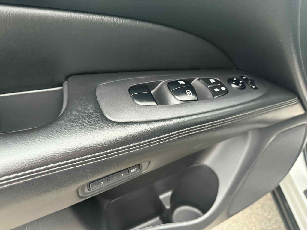 2014 Nissan Pathfinder Image 26
