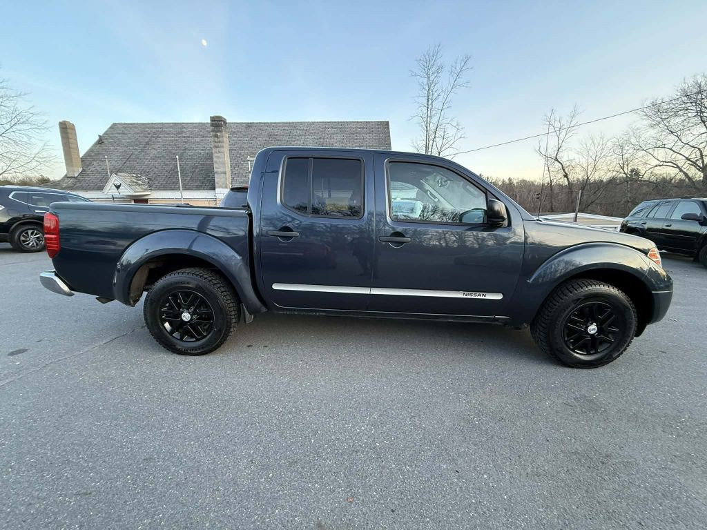 2016 Nissan Frontier Image 8