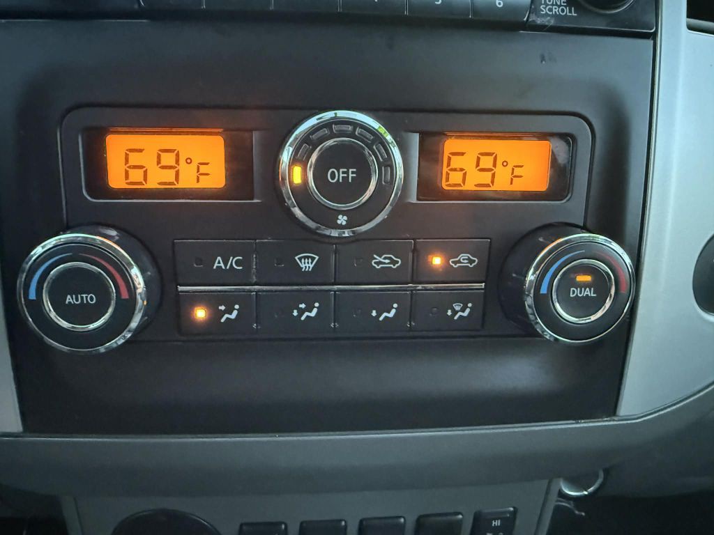 2016 Nissan Frontier Image 16