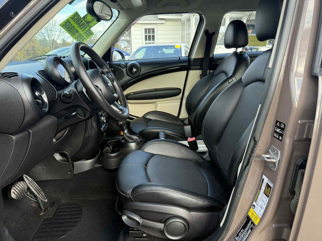 2015 MINI Cooper Image 9