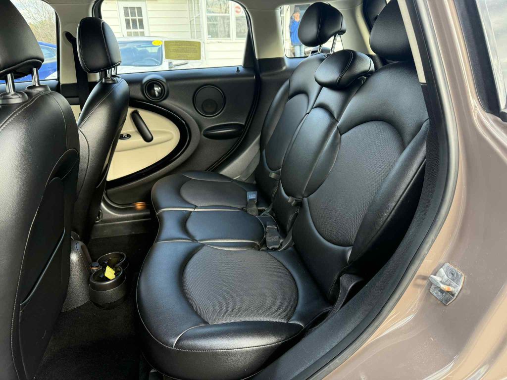 2015 MINI Cooper Image 11