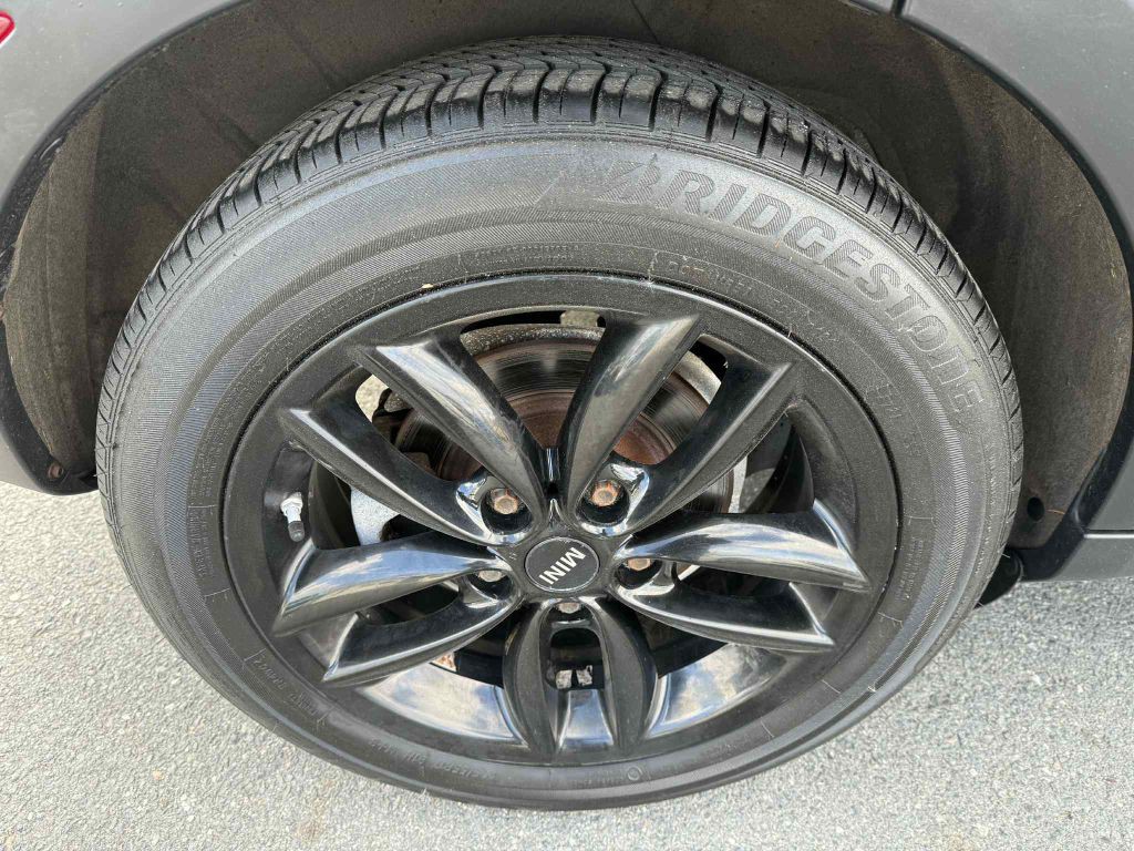 2015 MINI Cooper Image 23