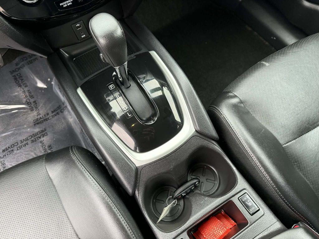 2016 Nissan Rogue Image 17