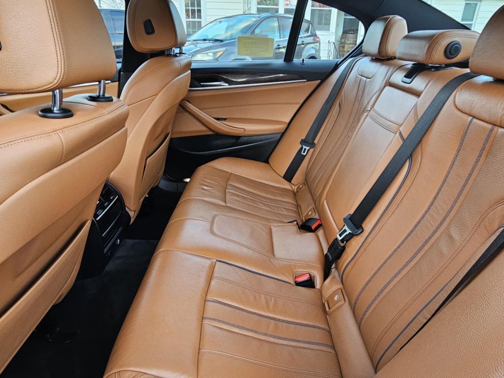 2017 BMW 5 Series Image 10