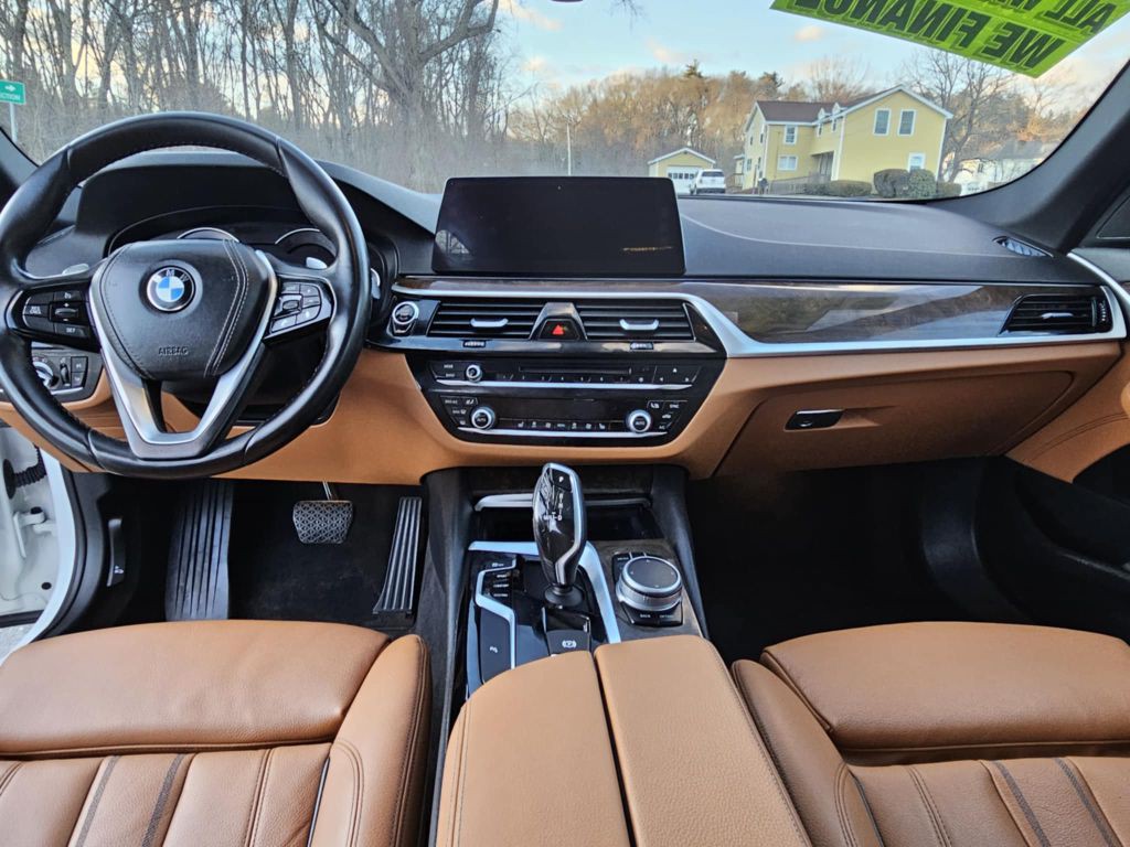 2017 BMW 5 Series Image 11