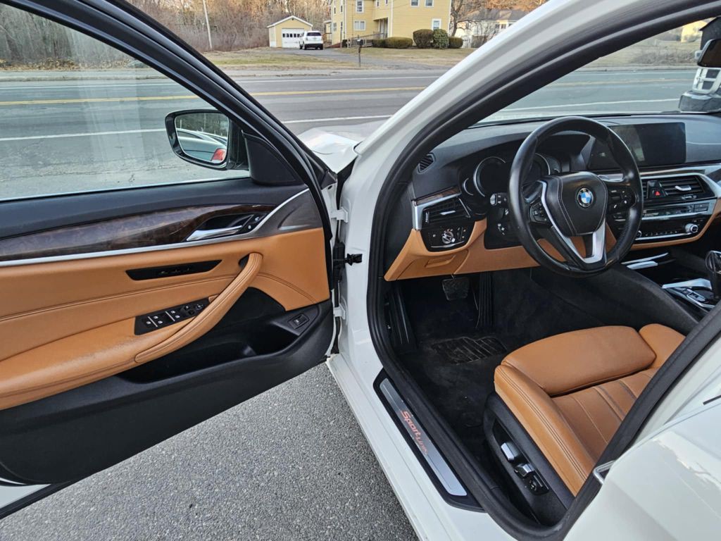 2017 BMW 5 Series Image 12