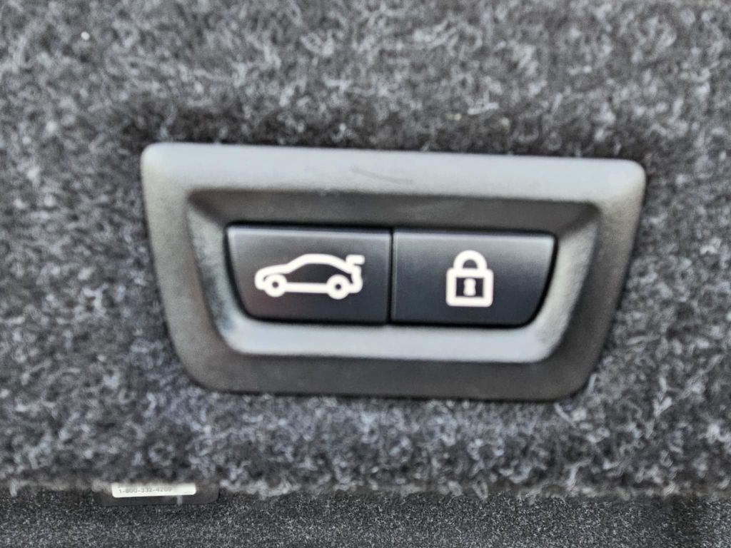 2017 BMW 5 Series Image 25