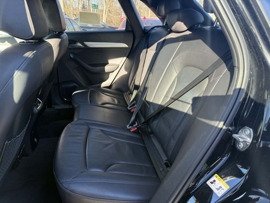 2016 Audi Q3 Image 11