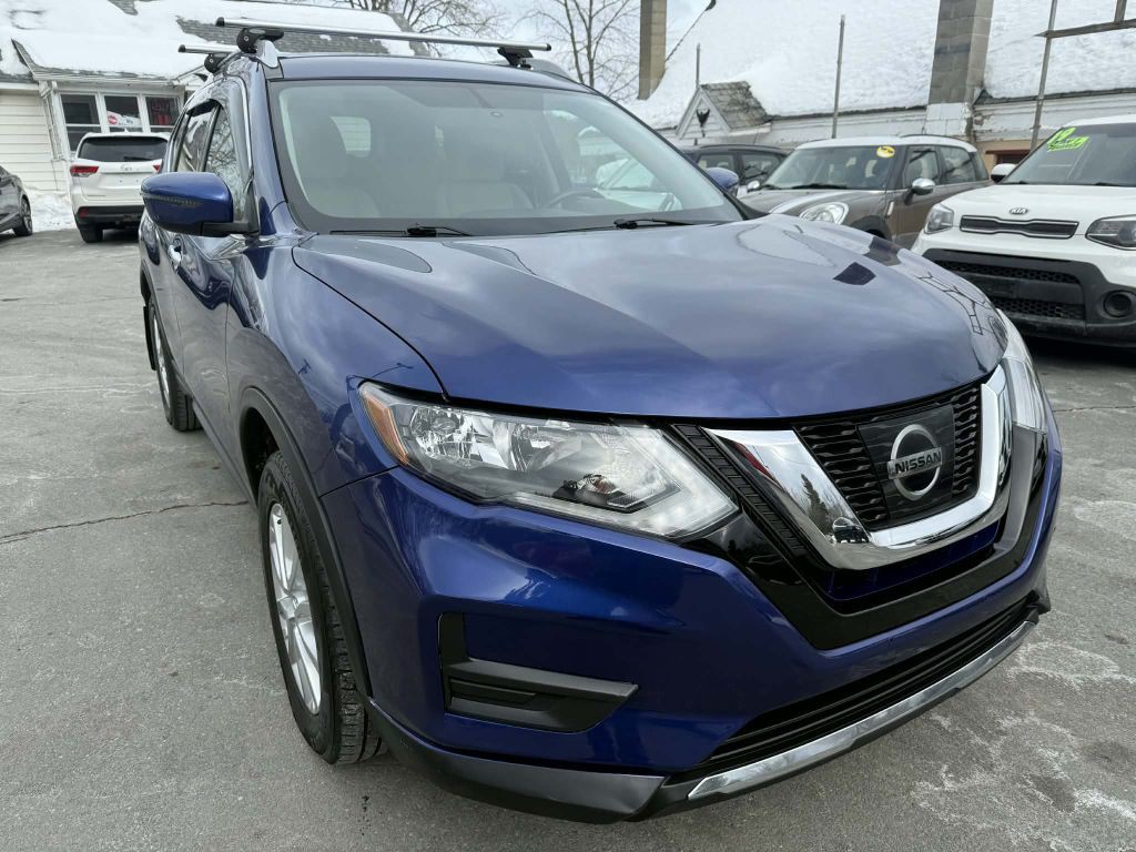 2017 Nissan Rogue Image 1