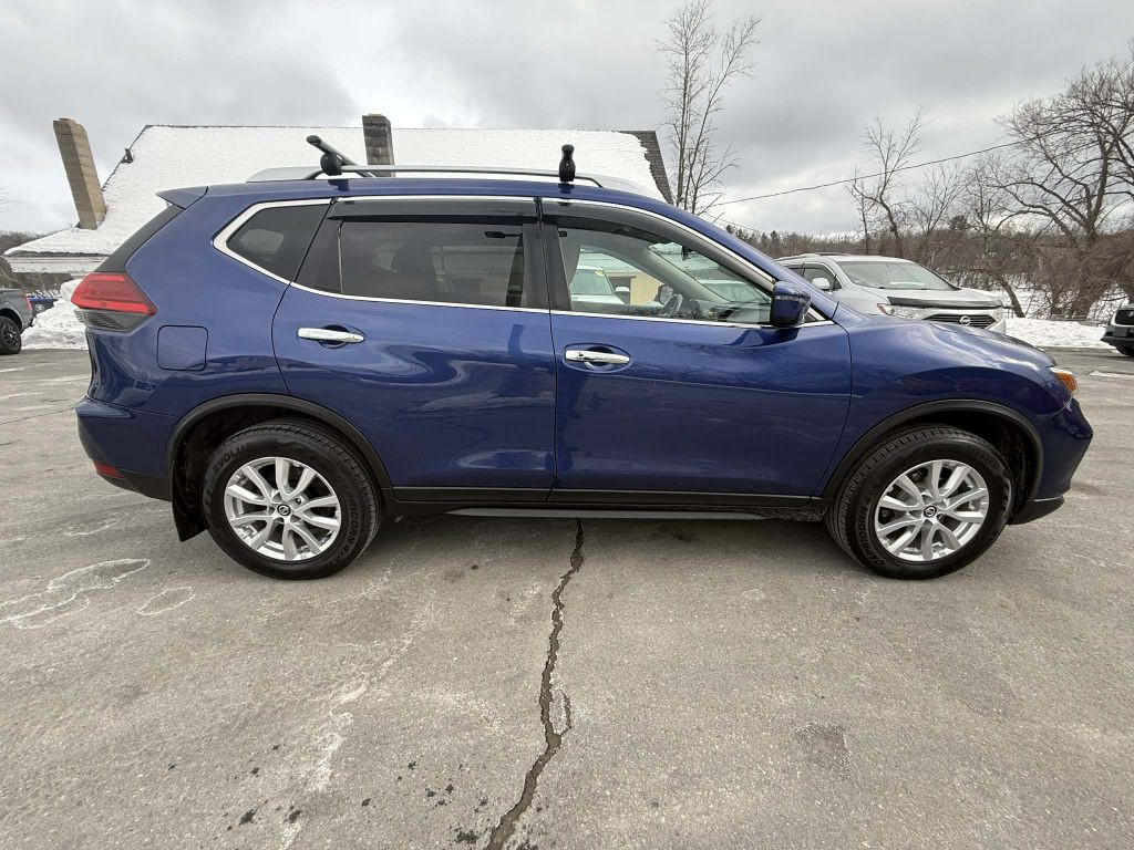 2017 Nissan Rogue Image 8